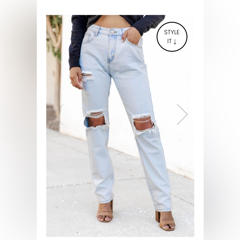 Pink lily JACEY LIGHT WASH DISTRESSED STRAIGHT LEG JEANS